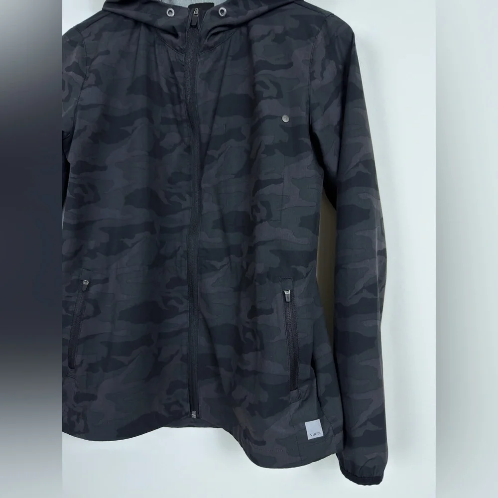 Vuori Camo Hooded Jacket VW501 Black Camo Full Zip Lightweight XS - Picture 3 of 9